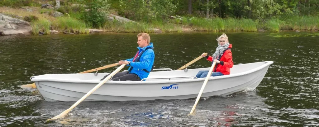 Upptäck allt om roddbåtar: Typer, historia och tips