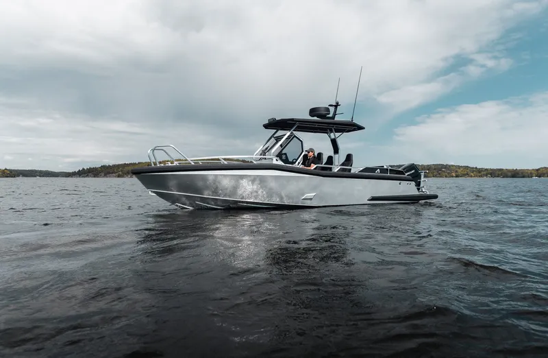 Anytec A28-T motorbåt